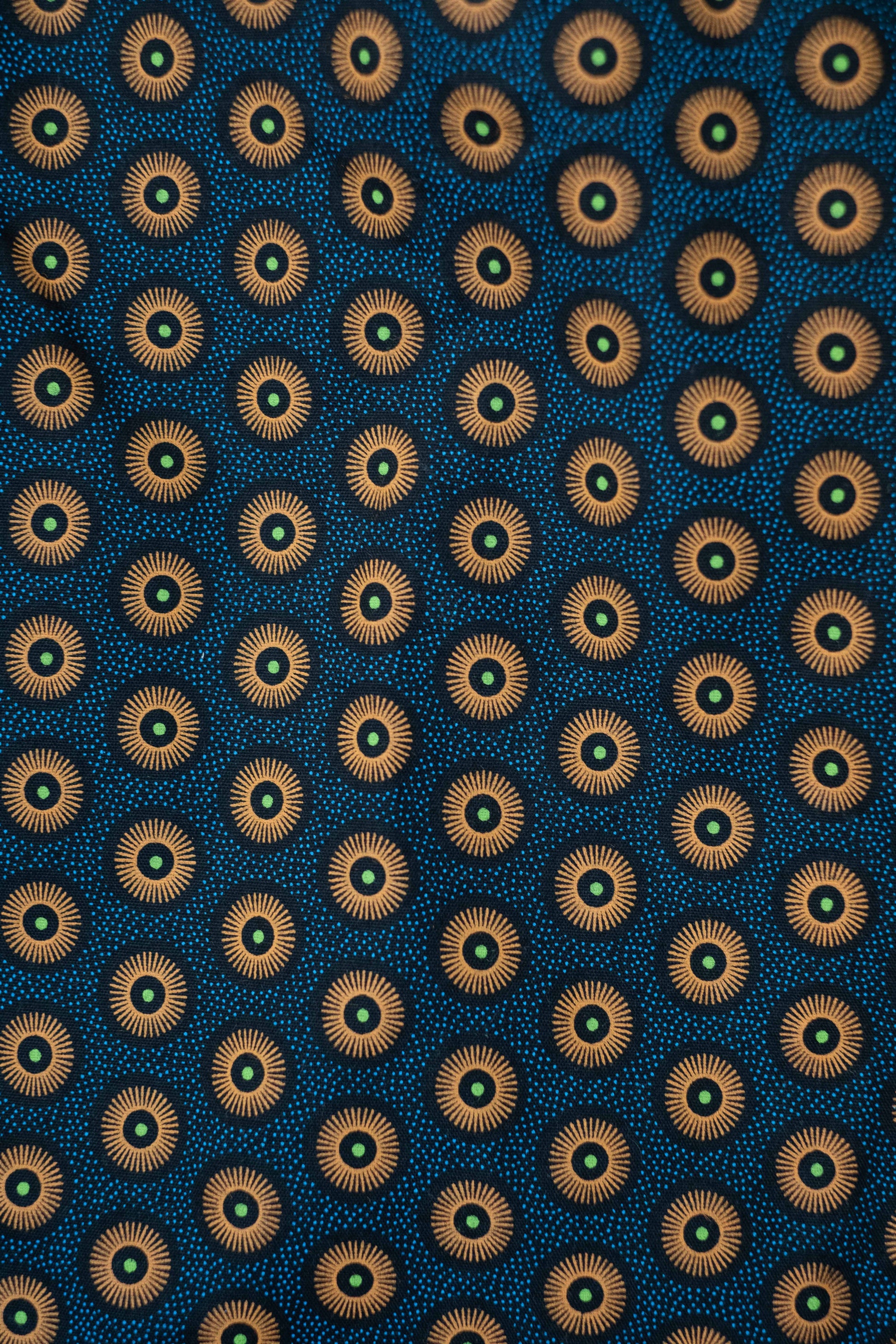 MAKUA | V